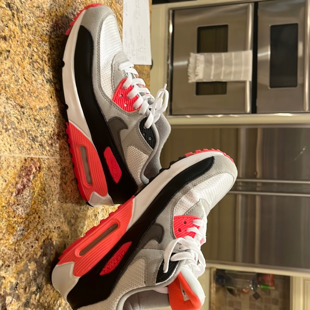 Nike air maxes